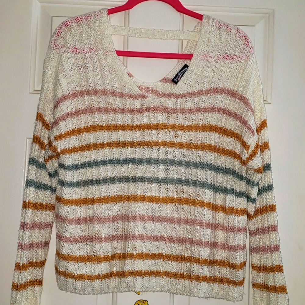 🟢NWOT Sweater💙